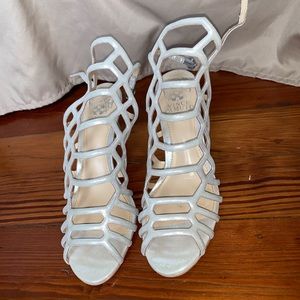 Vince Camuto champagne mini heels